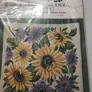 Permin-Broderi 87-7074 16×16 inch cushion pattern